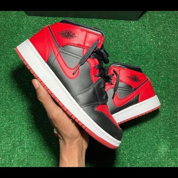 Jordan 1 bred toe mid - Picture 3 of 3